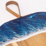 planche à découper motif vague en bois